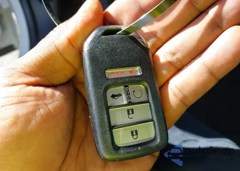 2018 Honda Accord Touring z USA, uszkodzony, nr VIN 1HGCV1F97JA013626